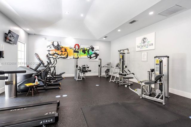 19999 E Country Club Dr 1302, Aventura, FL 33180