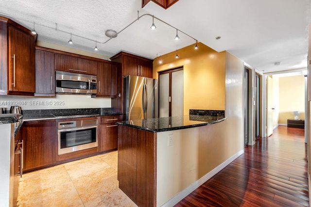 19999 E Country Club Dr 1302, Aventura, FL 33180