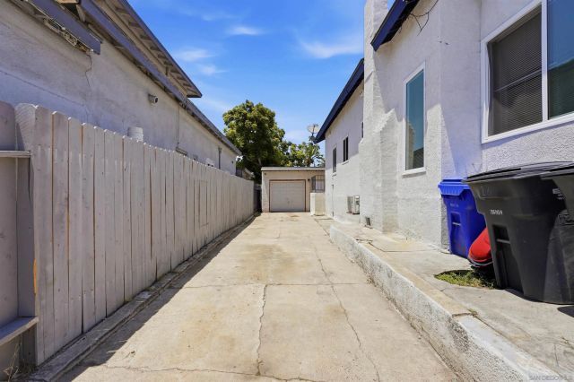 23 E 1st St, National City, CA 91950