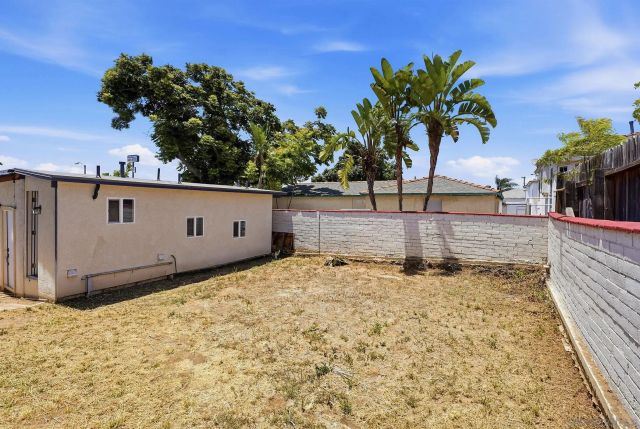 23 E 1st St, National City, CA 91950
