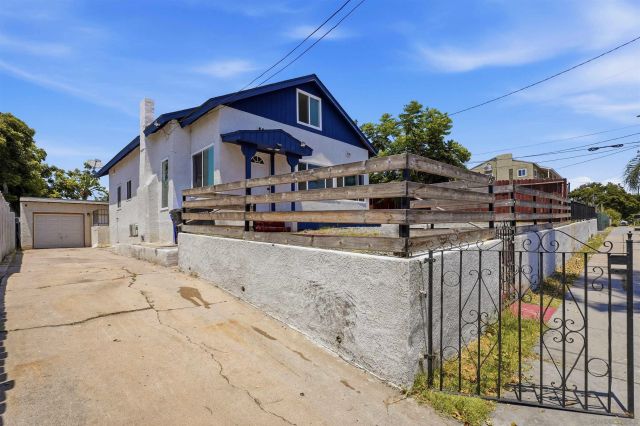23 E 1st St, National City, CA 91950