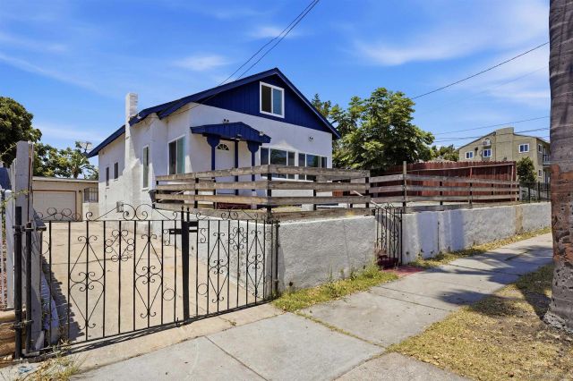 23 E 1st St, National City, CA 91950