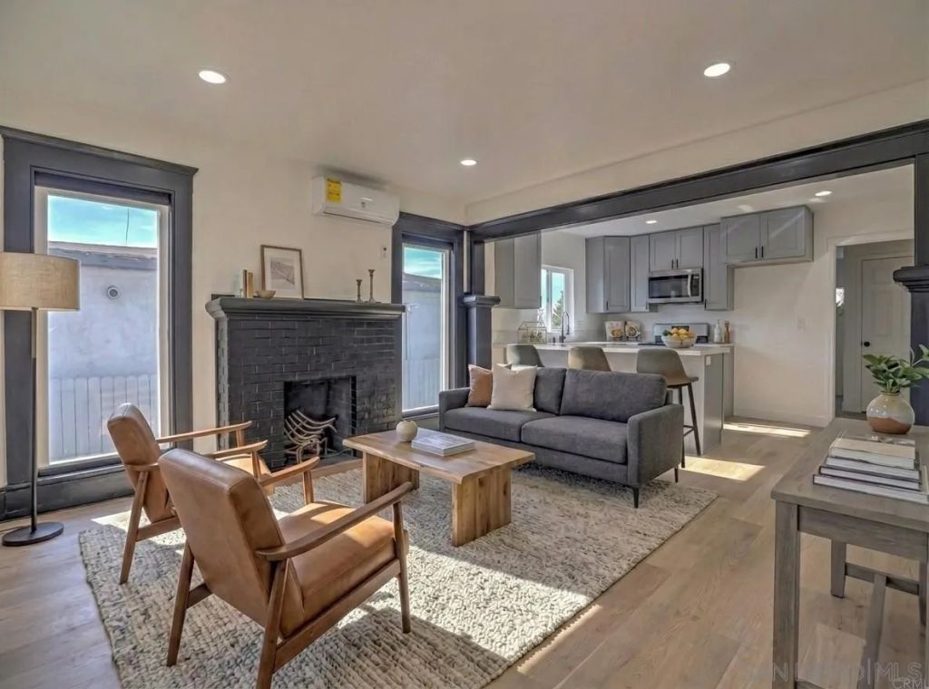 23 E 1st St, National City, CA 91950