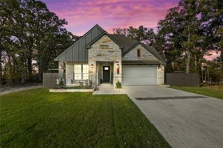 105 Water Oak Road, Trinidad, TX 75163