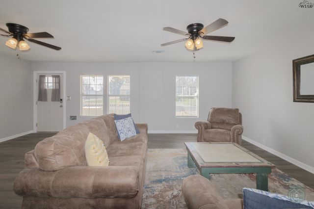 2200 GORDON STREET, Vernon, TX 76384