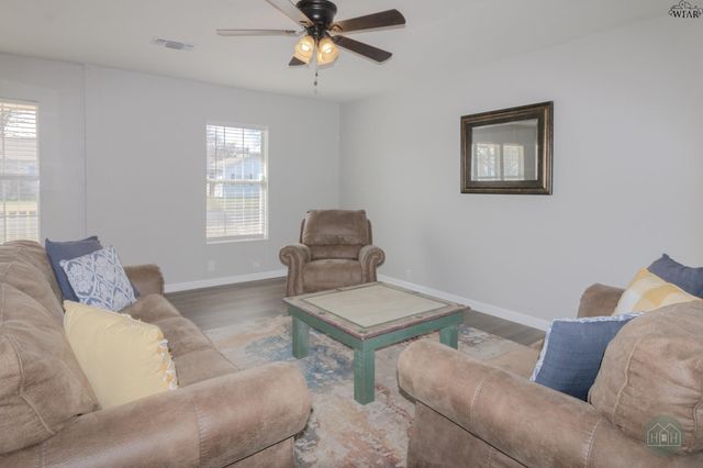 2200 GORDON STREET, Vernon, TX 76384