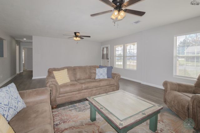 2200 GORDON STREET, Vernon, TX 76384