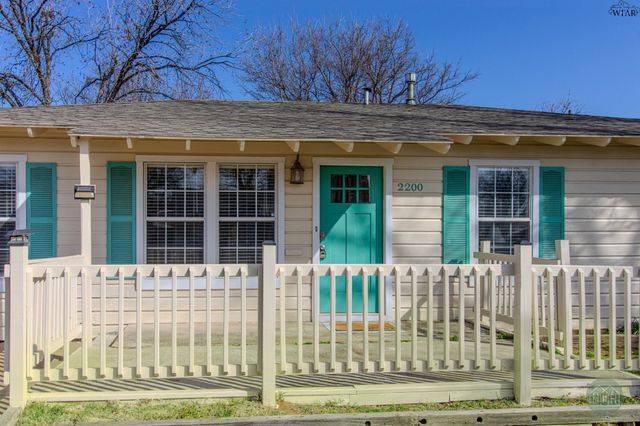 2200 GORDON STREET, Vernon, TX 76384