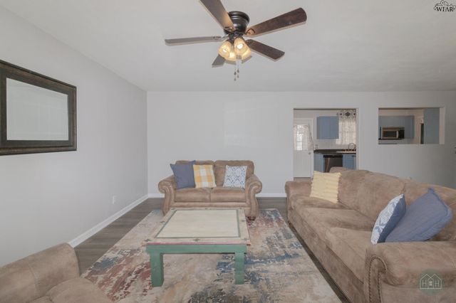 2200 GORDON STREET, Vernon, TX 76384