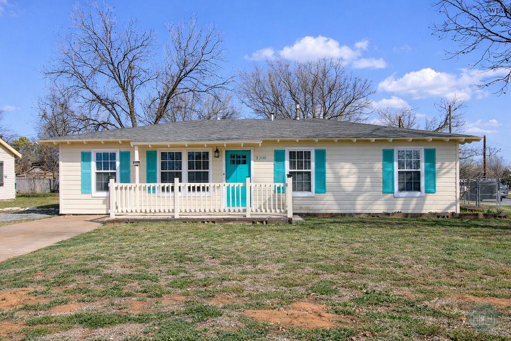 2200 GORDON STREET, Vernon, TX 76384