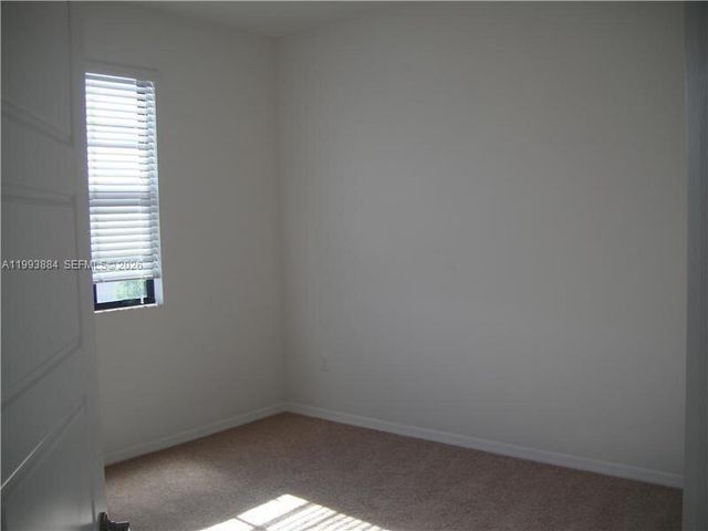 655 NE 193rd St 0, Miami, FL 33179