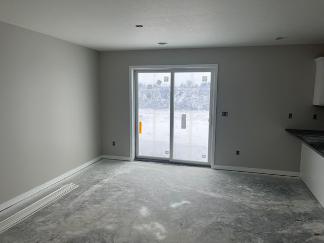 2206 Elk Run Drive SE, Pine Island, MN 55963