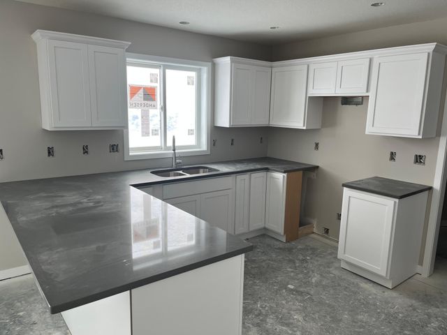 2206 Elk Run Drive SE, Pine Island, MN 55963