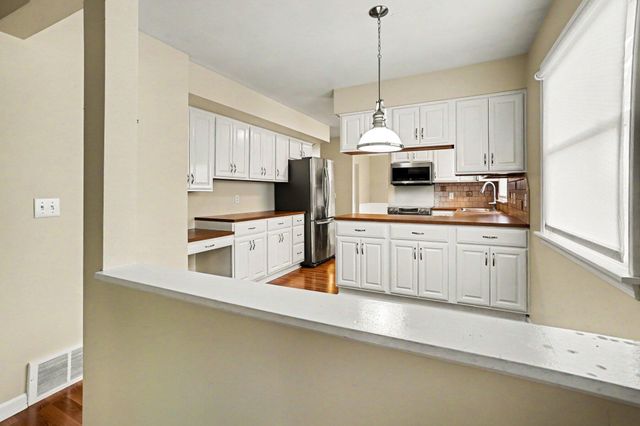 5132 Mapleridge Drive, Portage City, MI 49024
