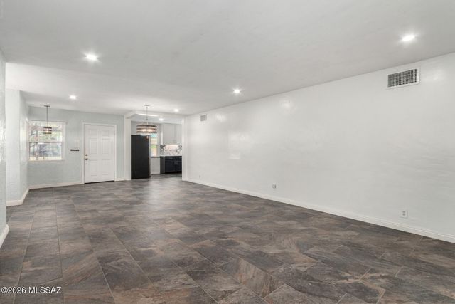 225 W 1st Street, Tucson, AZ 85705