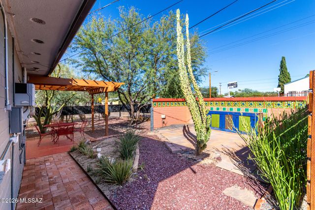 225 W 1st Street, Tucson, AZ 85705