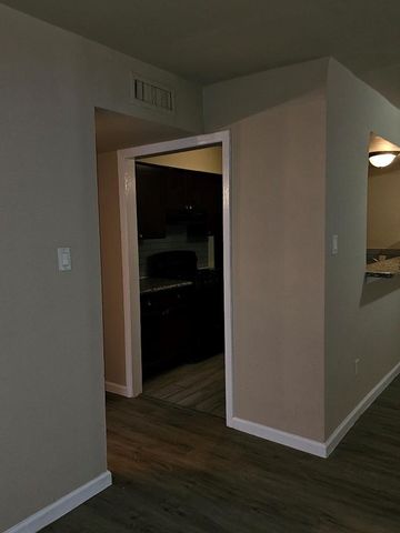 6815 Beachwood Street 3, Houston, TX 77021