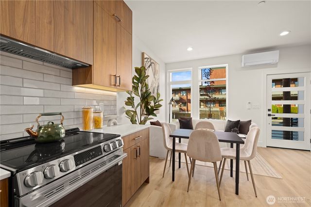 363 NW 76th Street, Seattle, WA 98117