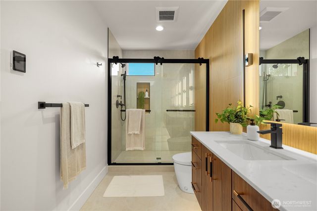 363 NW 76th Street, Seattle, WA 98117