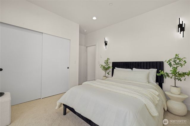 363 NW 76th Street, Seattle, WA 98117