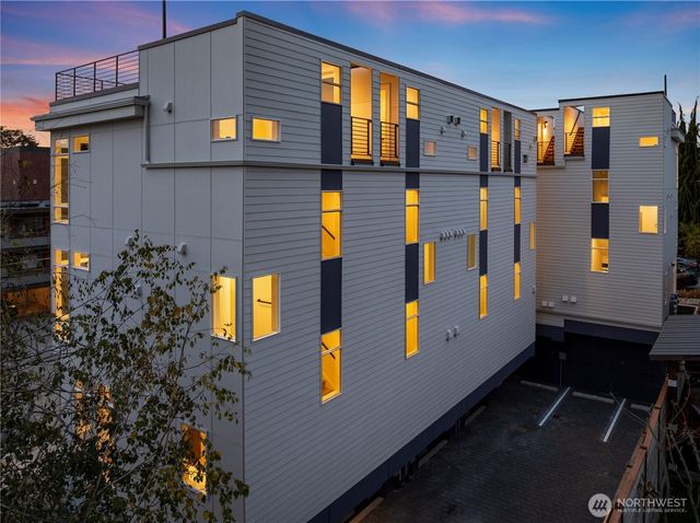 363 NW 76th Street, Seattle, WA 98117