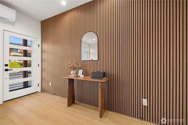 363 NW 76th Street, Seattle, WA 98117