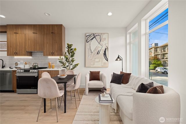 363 NW 76th Street, Seattle, WA 98117