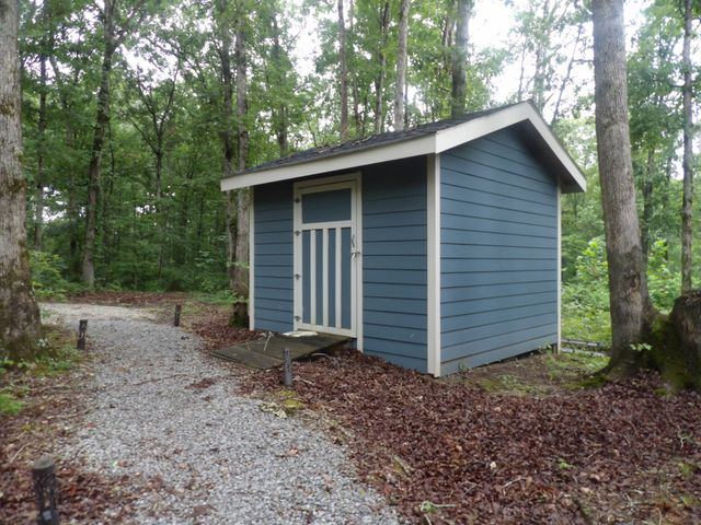 135 Tooley Trail Lane, Mc Ewen, TN 37101