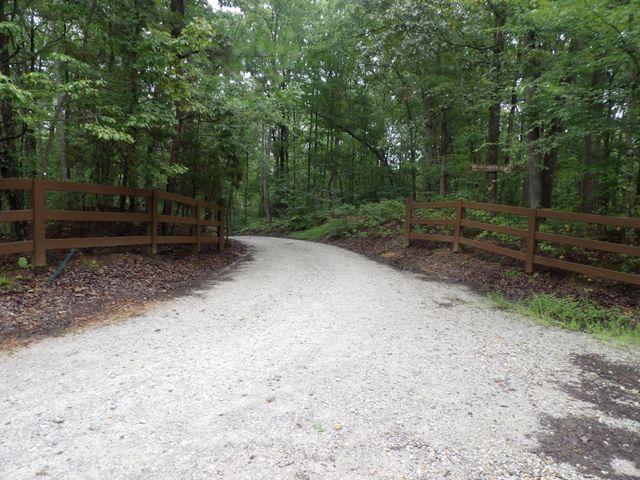 135 Tooley Trail Lane, Mc Ewen, TN 37101