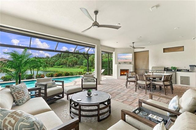 8333 Promoso CT, Naples, FL 34114