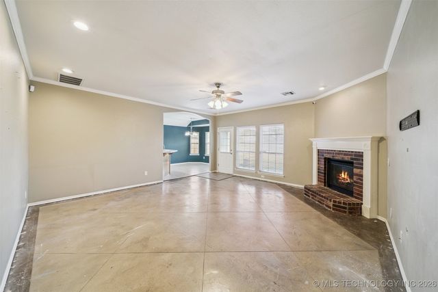 11213 S 275th East Avenue, Coweta, OK 74429