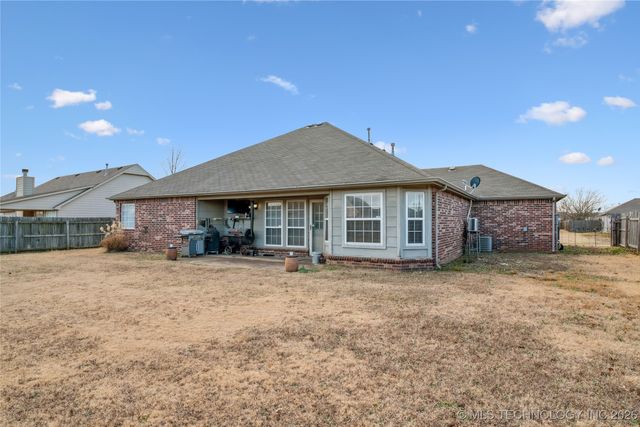11213 S 275th East Avenue, Coweta, OK 74429