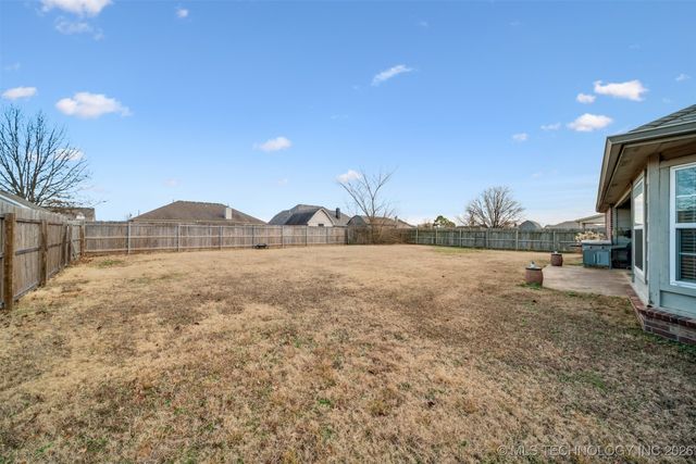 11213 S 275th East Avenue, Coweta, OK 74429
