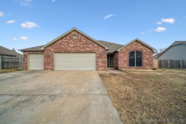 11213 S 275th East Avenue, Coweta, OK 74429