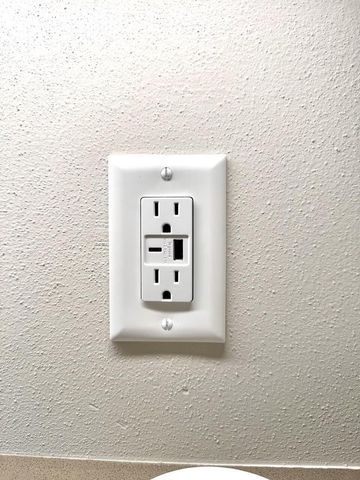 W255S5377 Primrose LANE, Waukesha, WI 53189