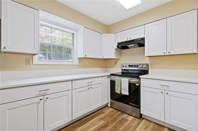 4447 Pineridge Circle, Dunwoody, GA 30338