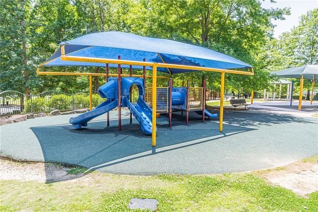 4447 Pineridge Circle, Dunwoody, GA 30338