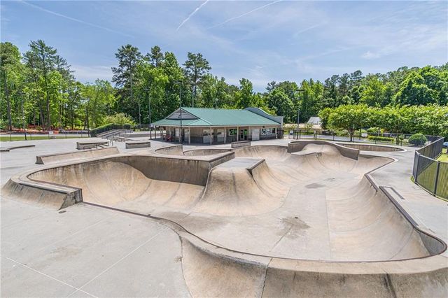 4447 Pineridge Circle, Dunwoody, GA 30338