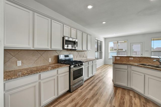 4327 Oakdale Mist Drive, Dickinson, TX 77539