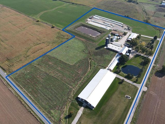 8223 Middle ROAD, Oostburg, WI 53070