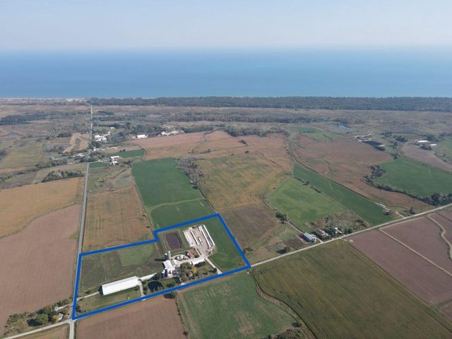 8223 Middle ROAD, Oostburg, WI 53070