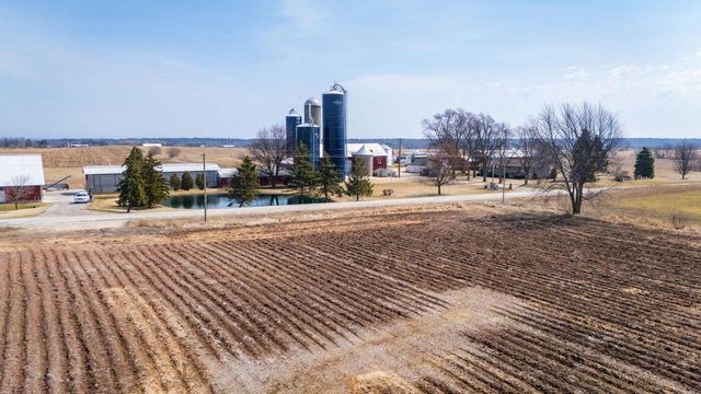 8223 Middle ROAD, Oostburg, WI 53070