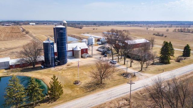 8223 Middle ROAD, Oostburg, WI 53070