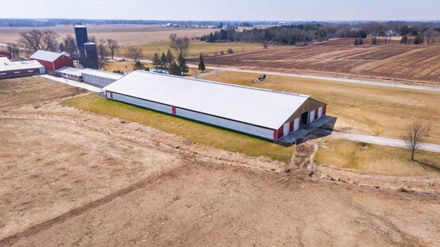 8223 Middle ROAD, Oostburg, WI 53070