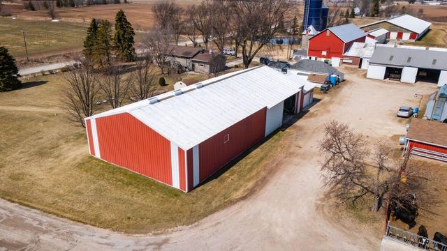 8223 Middle ROAD, Oostburg, WI 53070