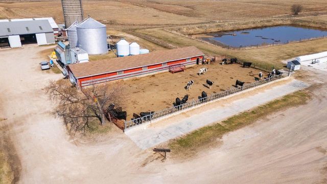 8223 Middle ROAD, Oostburg, WI 53070
