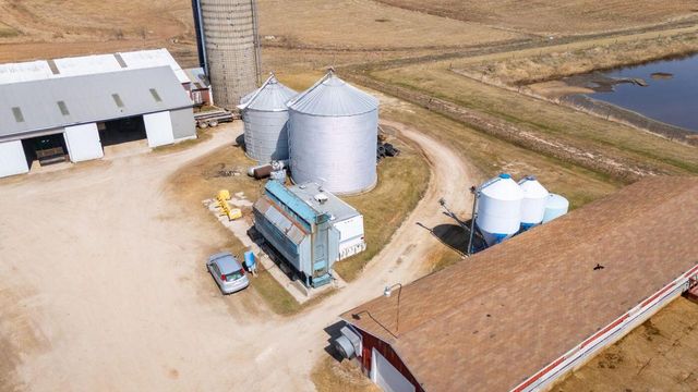 8223 Middle ROAD, Oostburg, WI 53070