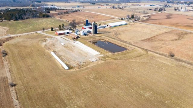 8223 Middle ROAD, Oostburg, WI 53070