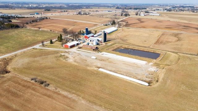 8223 Middle ROAD, Oostburg, WI 53070
