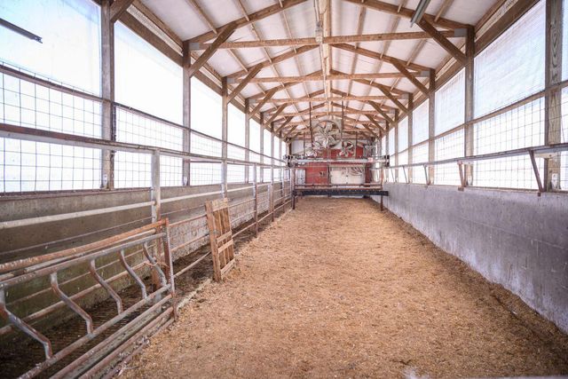8223 Middle ROAD, Oostburg, WI 53070